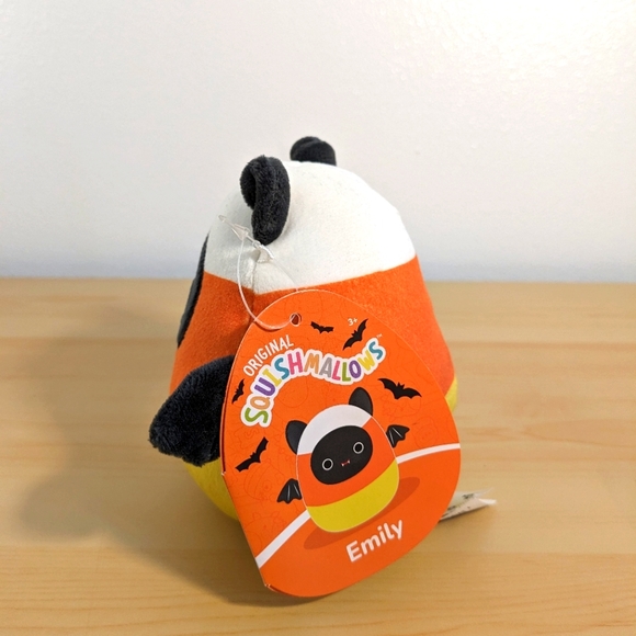 5" Candy Corn Emily the Bat Squishmallow - Picture 3 of 3
